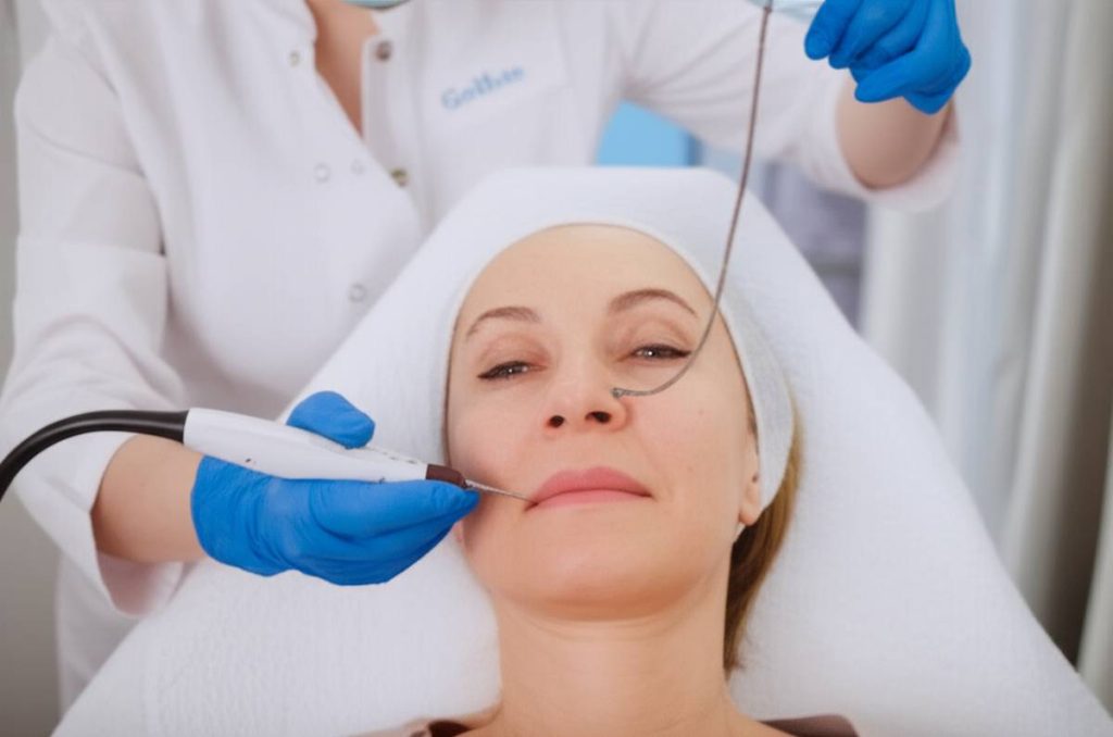 Endolift صورت در کلینیک گلبان: جوانسازی و رفع چین و چروک با لیزر